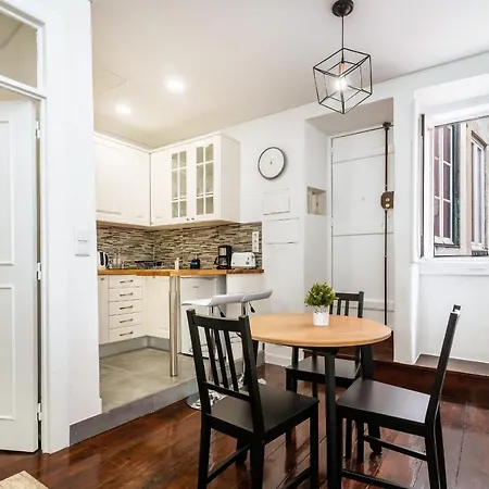 Guestready - Bright And Charming For 2 - Alcantara Apartment